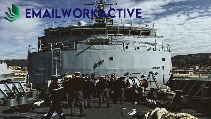 Beca de la Escuela Naval.